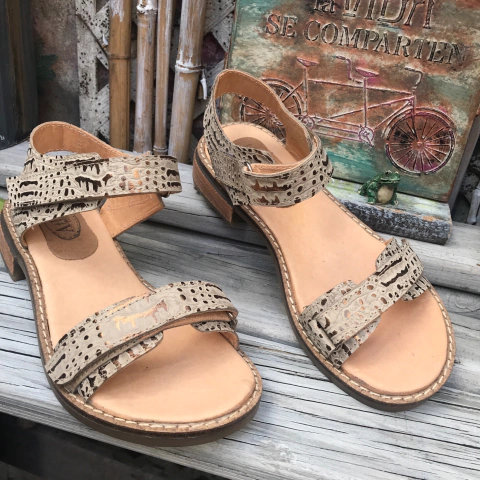 Sandalias hueso con velcro. q09v-dublin