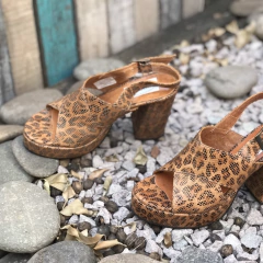 Sandalias con tacón y plataforma, animal print. m01v-2030 - comprar online