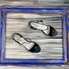 Sandalias con talón alto brillo negro. e03v-53900 - tienda online