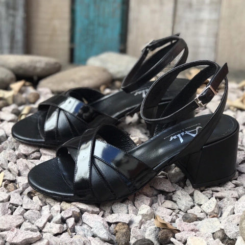 Sandalias con pulsera negras. f13-1826