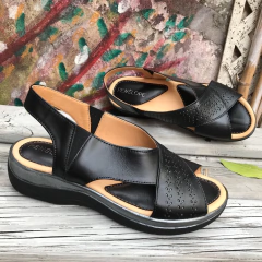 Sandalias cruzadas negras. p02v-589 - Altas de Olivos