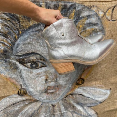 Charrito Texana corta cuero metalizado plata . p02-1851*464 - tienda online