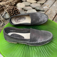 Alpargata lisa rústico negro y metal. v07-011*111