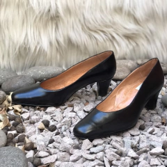 Clásicos con tacón, azafata negro. m01-777 - Altas de Olivos