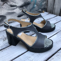 Sandalias con tacón y plataforma, gris plomo. s06v-79 - tienda online