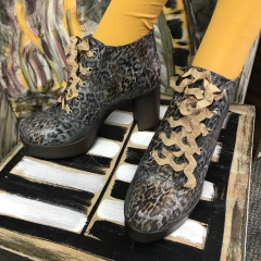 Botas cortas con taco y plataforma anim print. m01i-3004 - comprar online