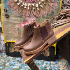 Botita c/elástico y cierre horma borcego cuero vison- p02i-1299 - comprar online