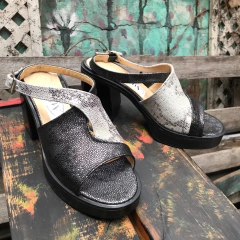 Imagen de Sandalias con tacón y plataforma ying-yang. s06v-358