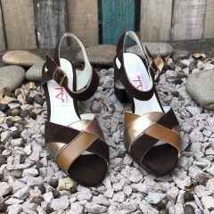 Sandalias chocolate suela platino. e03v-5000 en internet