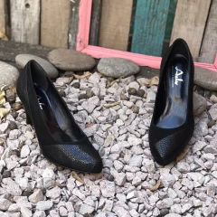 Stilettos clásicos negros. f13-1605 en internet