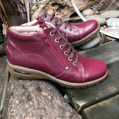 Botineta con 2cierres y cordón bordo. p02i-209 en internet