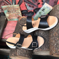 Sandalias negras con hebillas regulables. j05v-304 en internet