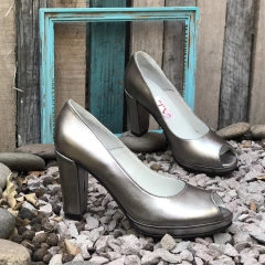 Stilettos con plataforma y boca de pez, peltre. e03-3006