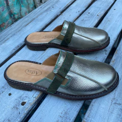 Zueco punta cerrada, metalizado platino.. j05m-04 - Altas de Olivos