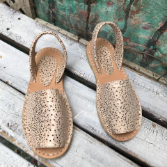 Sandalias españolas pintitas metalizadas v07v-033 - comprar online