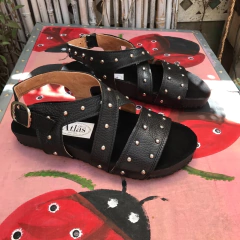 Sandalias base birke negras con tachas. j05v-621 - comprar online