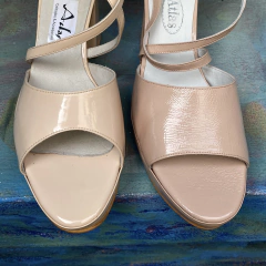Sandalias con talón tacón y plataforma nude. N*43. e03v-1212 - comprar online