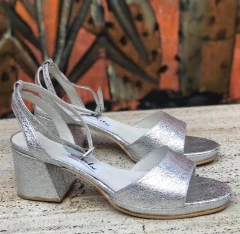 Sandalia con tacón y plataforma plata.. e03v-10063 - Altas de Olivos