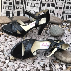 Sandalias con talón y plataf negra. - e03v-547 en internet