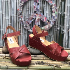 Sandalias con plataforma rojas. r11v-200 en internet