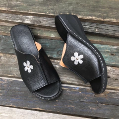 Chinelas negras flor. j05v-3600