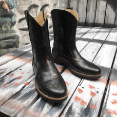 Botas texanas sin taco, negro marmolado. j05i-5010 - Altas de Olivos