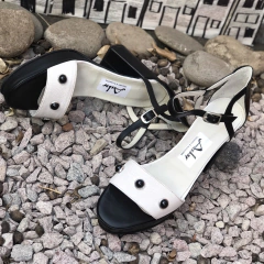 Sandalias con talón, tacón y plataforma, negro y tiza. . e03v-10219 - comprar online