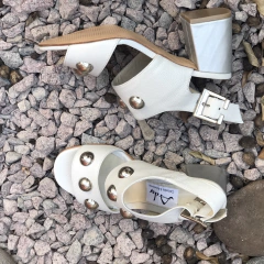 Sandalias tacón y tachas blancas. xxv-5105 - comprar online