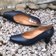 Clásicos con tacón, azafata azul. m01-777 en internet