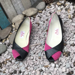 Chatitas boca de pez, combinadas negro y fucsia. e03-225