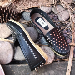 Alpargatas tachas negro. v07-014*111