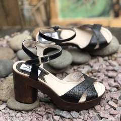 Sandalias con plataforma negras. p02v-1712 - comprar online