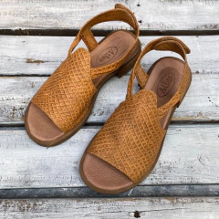 Sandalias con velcro en talón, nuez . q09v-450 - comprar online