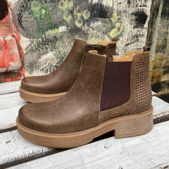 Botita c/elástico y cierre horma borcego cuero vison- p02i-1299 - Altas de Olivos