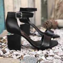 Sandalias con talón negras. f13-1765