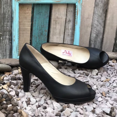 Stilettos boca de pez, cuero negro. e03-3006 - comprar online