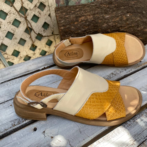 Sandalias combinadas hue so y camel. q09v-bari