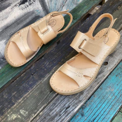 Sandalia c/velcro superconfort metalizado beige. bn. s06v-2204 - Altas de Olivos