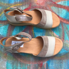 Sandalias hueso y plata. j05v-591a en internet