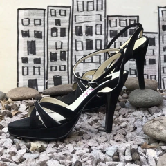 Sandalias con plataforma negras. - e03v-901