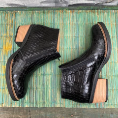 Charritos doble cierre croco charolado negro. j05-6017*464 - comprar online