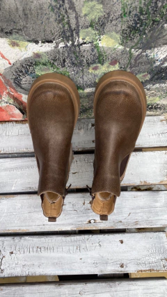 Botita c/elástico y cierre horma borcego cuero vison- p02i-1299 - tienda online