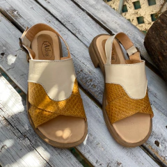 Sandalias combinadas hue so y camel. q09v-bari - comprar online