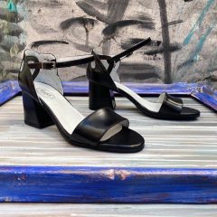 Sandalias con talón alto brillo negro. e03v-53900 - comprar online