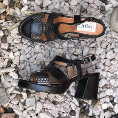 Sandalias con plataforma negras. m01v-1827 en internet