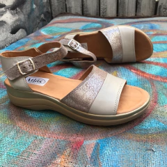 Imagen de Sandalias hueso y plata. j05v-591a