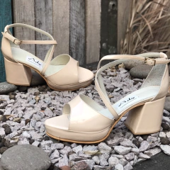 Sandalias con talón tacón y plataforma nude. N*43. e03v-1212 - comprar online