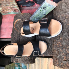 Sandalias negras con hebillas regulables. j05v-304 - comprar online