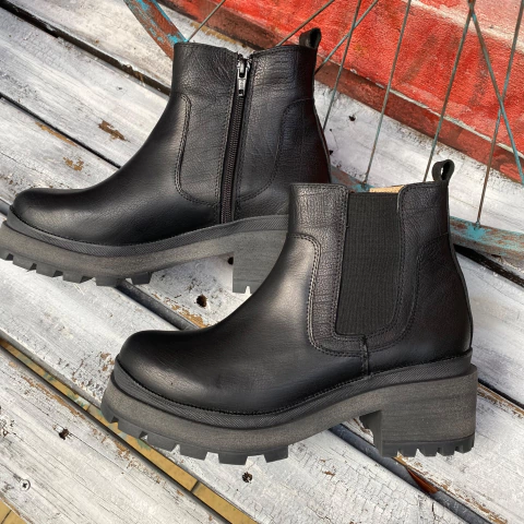 Botineta track con elástico y cierre tipo borcego negro- p02i-2327