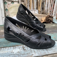 Sandalias con talón, tipo balerinas caladas y boca de pez, negras. p02mv-2039